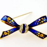 Zlatá brož se smaltem a diamanty Zlatá brož se smaltem a diamanty