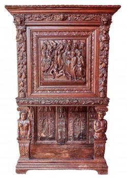 Renesanční kredenc mistrovsky vyřezávaný Renesanční kredenc mistrovsky vyřezávaný