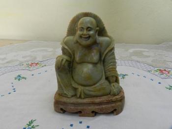 Kamenná soška Budha Kamenná soška Budha