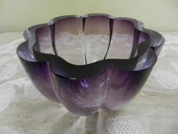 Broušená fialová mísa Broušená fialová mísa