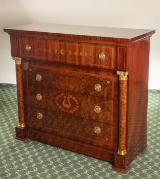 247. Komoda v empírovém stylu 247. Komoda v empírovém stylu