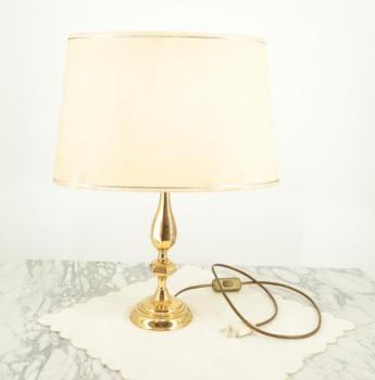 Mosazná lampička s látkovým stínidlem Mosazná lampička s látkovým stínidlem