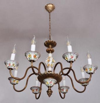 Italský lustr s porcelánem Capodimonte. Značený Italský lustr s porcelánem Capodimonte. Značený