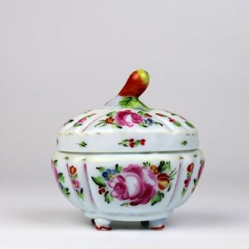 Klasicistní cukřenka Klasicistní cukřenka