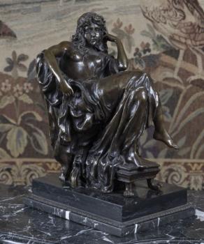 183. Sedící dívka v křesle 183. Sedící dívka v křesle