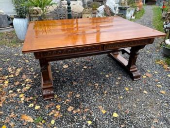 Jídelní stůl se zásuvkami  Jídelní stůl se zásuvkami