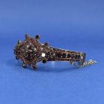 Granátový náramek, Čechy, 1890 Granátový náramek, Čechy, 1890