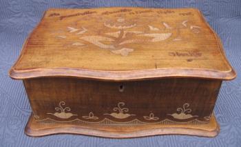 Truhlička-šperkovnice, secese, dat.1935 Truhlička-šperkovnice, secese, dat.1935