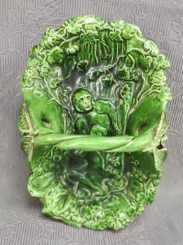 Keramický košík-miska s opicí, chmel, vinná réva  Keramický košík-miska s opicí, chmel, vinná réva