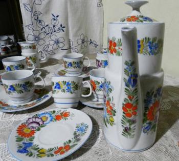Kávový malovaný servis 6 osob květy Chodsko Kávový malovaný servis 6 osob květy Chodsko