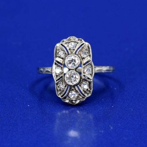 Au 585/1000/ 2,10 g, brilliant cut diamonds 2 x 0,10 ct Au 585/1000/ 2,10 g, brilliant cut diamonds 2 x 0,10 ct