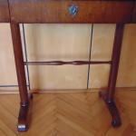 Stolek malý Biedermeier Stolek malý Biedermeier