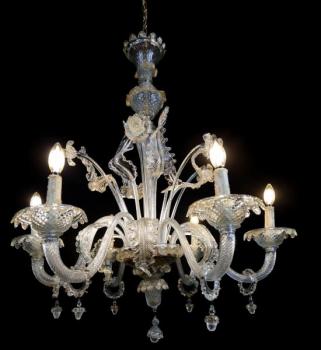 Šestiramenný benátský lustr Murano. Zrestaurovaný Šestiramenný benátský lustr Murano. Zrestaurovaný