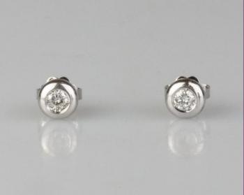 Zlaté náušnice s diamanty Zlaté náušnice s diamanty