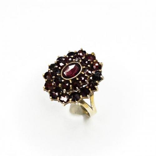 Granátový prsten Granátový prsten