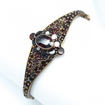 Granátový náramek Granátový náramek