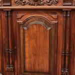 Neorenesanční vyřezávaná lavice s úložným prostore Neorenesanční vyřezávaná lavice s úložným prostore