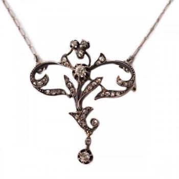 Starožitný přívěsek s diamanty Starožitný přívěsek s diamanty