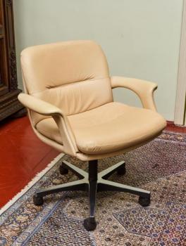 Designové kancelářské křeslo, přírodní kůže Designové kancelářské křeslo, přírodní kůže