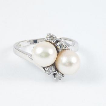 BRILIANTOVÝ PRSTEN S PERLAMI BRILIANTOVÝ PRSTEN S PERLAMI