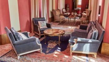 Konferenční stolek s onyxovou deskou Konferenční stolek s onyxovou deskou