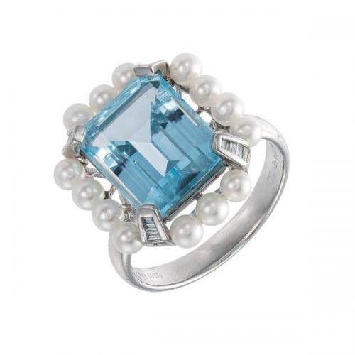 Zlatý prsten s přírodním topazem a diamanty Zlatý prsten s přírodním topazem a diamanty