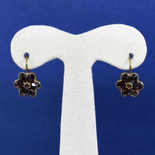 Granátové náušnice, 1890, Čechy Granátové náušnice, 1890, Čechy