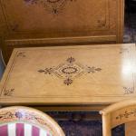 Starožitný stolek Starožitný stolek