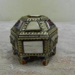 Mosazná orientální dózička / šperkovnice Mosazná orientální dózička / šperkovnice