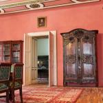 Svatební skříň z 18. století s hudebními motivy Svatební skříň z 18. století s hudebními motivy