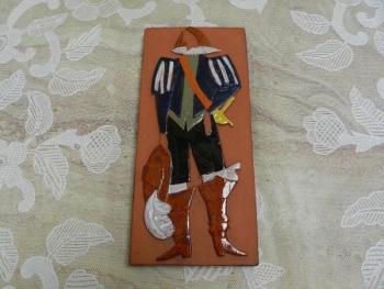 Reliéf na zeď, mušketýr / voják - Keramo Vršovice Reliéf na zeď, mušketýr / voják - Keramo Vršovice