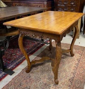Rokokový stůl  Rokokový stůl