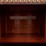 Televizní skříň s mramorovou deskou  Televizní skříň s mramorovou deskou