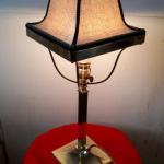 Mosazná stolní lampa Mosazná stolní lampa