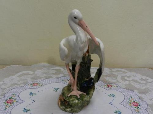 Malovaná keramická soška čápa Malovaná keramická soška čápa