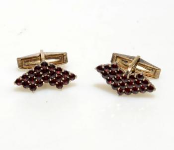 Manžetové knoflíčky s českými granáty Manžetové knoflíčky s českými granáty
