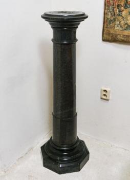 Mramorový sloup/ podstavec 19. století zelený mram Mramorový sloup/ podstavec 19. století zelený mram