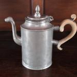 Soubor cínového nádobí z 19. století Soubor cínového nádobí z 19. století