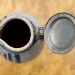 Korbel s cínovým víčkem Korbel s cínovým víčkem