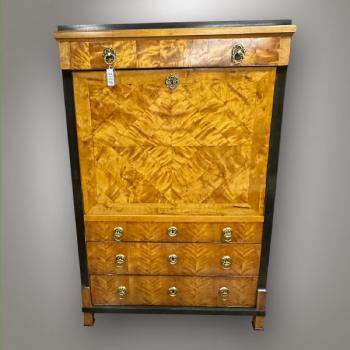 Výklopný psací sekretář Výklopný psací sekretář