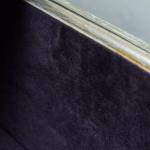 Designová komoda se stříbrným povrchem Designová komoda se stříbrným povrchem