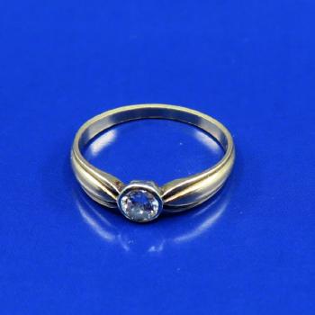 ZLATÝ PRSTEN S BRILIANTEM ZLATÝ PRSTEN S BRILIANTEM