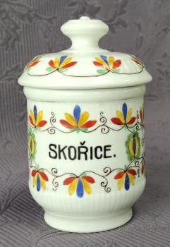 Dóza - Skořice  Dóza - Skořice