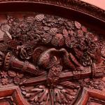 Svatební skříň z 18. století s hudebními motivy Svatební skříň z 18. století s hudebními motivy