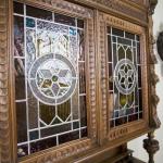 Neorenesanční skříň s vitráží Neorenesanční skříň s vitráží