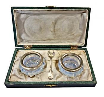 SOUPRAVA Z OPÁLOVÉHO SKLA NA SŮL A PEPŘ ART DECO SOUPRAVA Z OPÁLOVÉHO SKLA NA SŮL A PEPŘ ART DECO