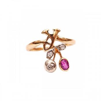 Zlatý prsten s brilianty a přírodním rubínem Zlatý prsten s brilianty a přírodním rubínem