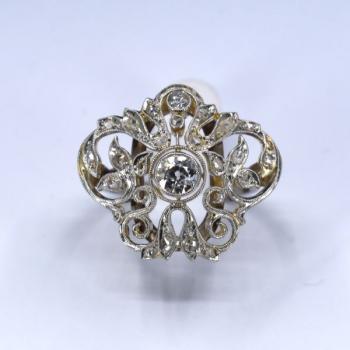 Bílozlatý prsten s briliantem Bílozlatý prsten s briliantem