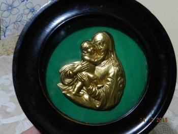 Reliéf Panna Marie s Ježíškem Reliéf Panna Marie s Ježíškem