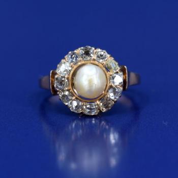 Zlatý prsten s perlou Zlatý prsten s perlou